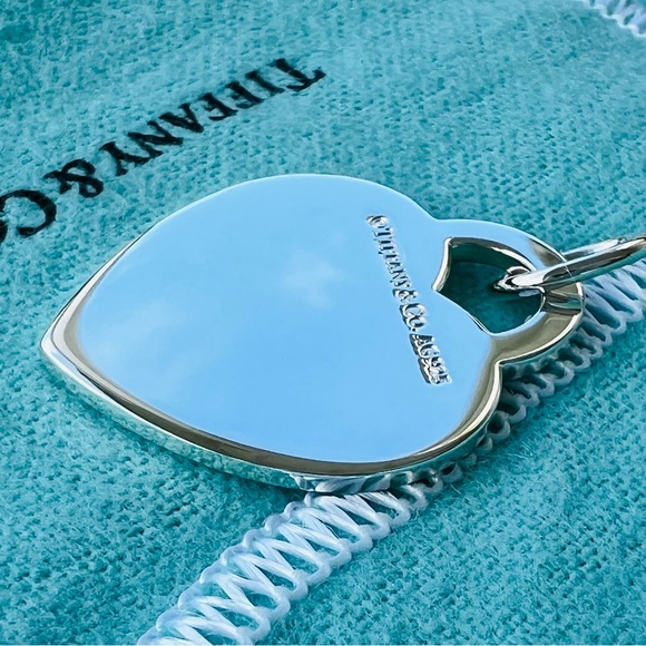 Return To Tiffany Rose Etched Heart Tag Charm/ Pendant - Picture 4 of 4
